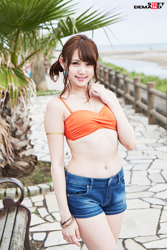 【マジックミラー号25周年記念作品】 海水浴場で見つけた夏休み中の友達同士の男女が「素股マッサージ」体験 初めて触れ合うチ○ポとマ○コは火が付いて、そのまま生挿入中出し！6名＋8名の総集編付き2枚組8時間15