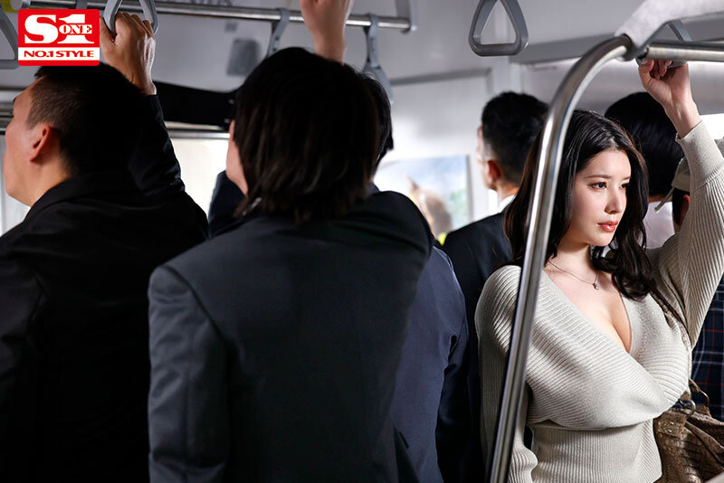電車移動させられ痴●の虜になってしまったKカップ美人モデル 凪ひかる8