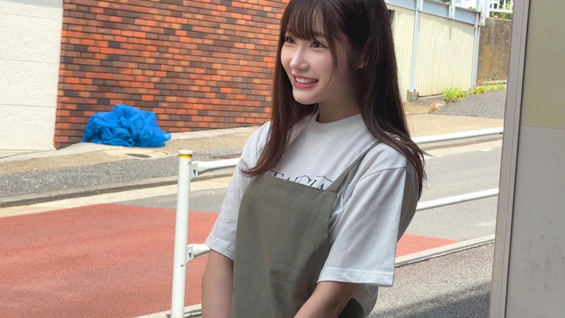 こはるさん　素人ムクムク-職-　smjs058　カフェでバイト中の美少女店員こはるさん。スタイル超抜群！剛毛オマンコがお出迎え！3