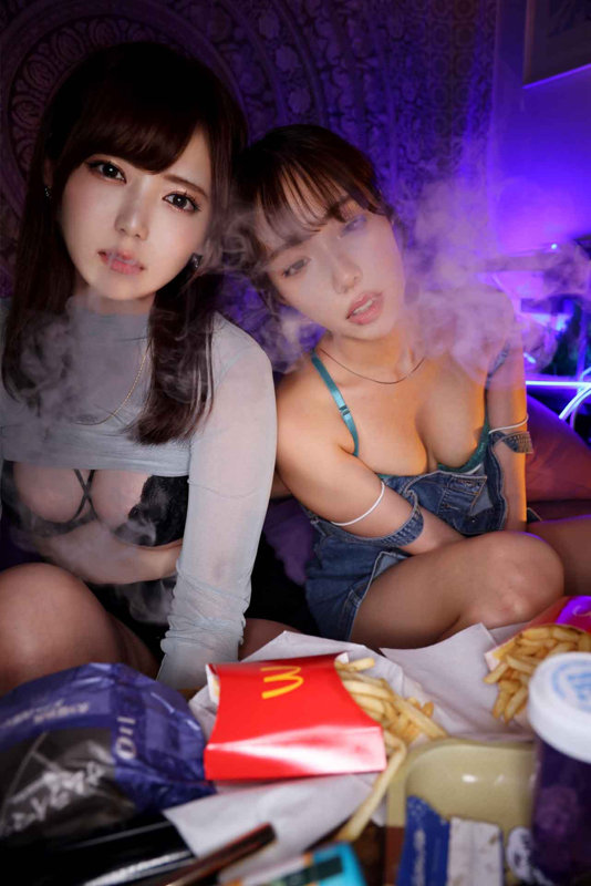 もも＆はるか　素人プカプカ　pkpk060　一人の女はすげー巨乳でムチってしてるんだけど、もう一人は逆にすげースレンダーで可愛い。どっちともやりたいって感じ。2