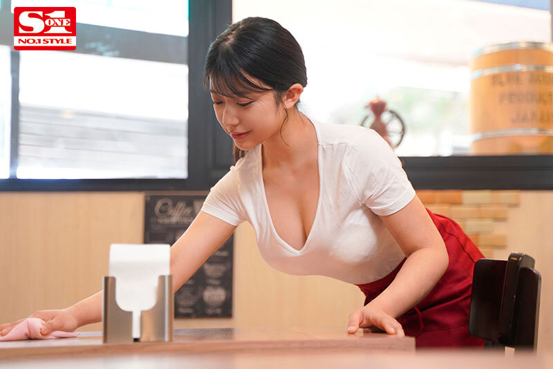 終電逃してセクハラ店長とまさかの相部屋に…大嫌いなのに感じ、大嫌いなのに濡れ、大嫌いなのに喘ぎ、大好きな彼氏にウソをついてハメまくってしまった 川越にこ4