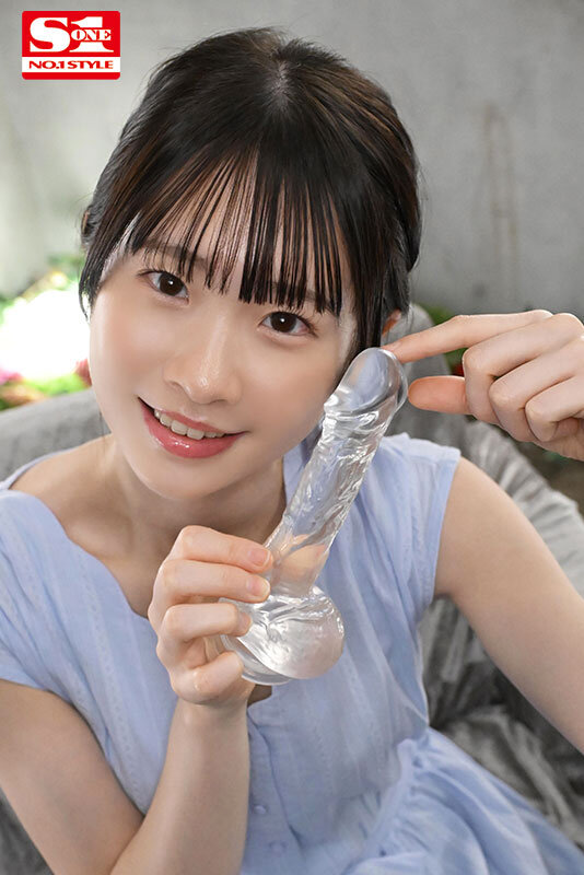 アナタの最高オナニーのために白上咲花が可愛く見つめておち●こを刺激、そして何度も射精を笑顔で受け止める…大量顔射スマイルオナサポ2