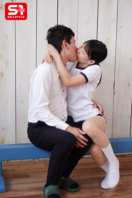 無邪気な教え子に誘惑された僕は可愛い顔、声や匂い、そして若い肉体の魅力に抵抗できず、校内でもホテルでも何処でも挿れまくった。 榊原萌13