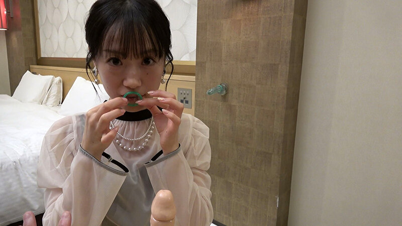 ガチナンパ！ 結婚式帰りの女性がお口だけでコンドーム装着に挑戦！妊娠願望が強くなって最後はゴムを外して何度も中出し懇願！【NPS-472】の画像2