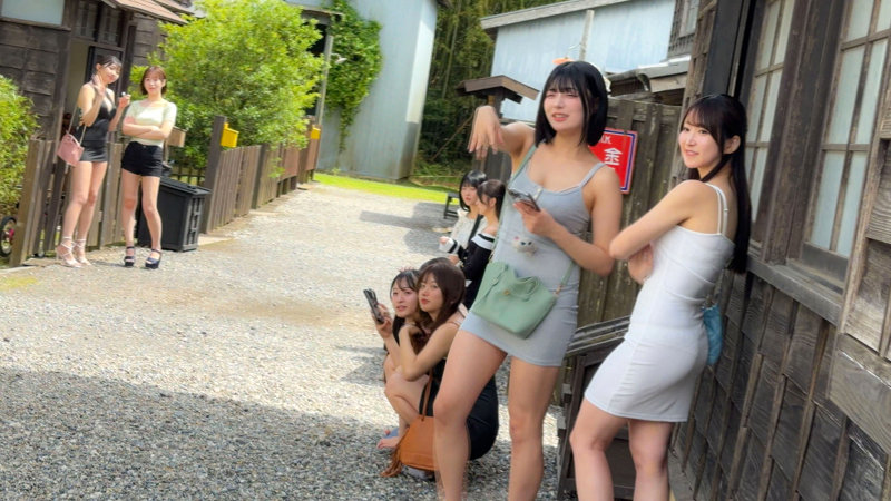 【KURE-056】ゆみ＆しおり 電影シロウト-黒歴史-の画像2
